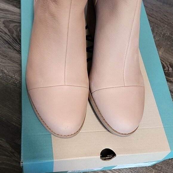 TOMS "Everly Cutout" Booties - Picture 4 of 9